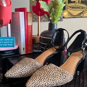 DOPE ANKLE STRAP SANDALS.